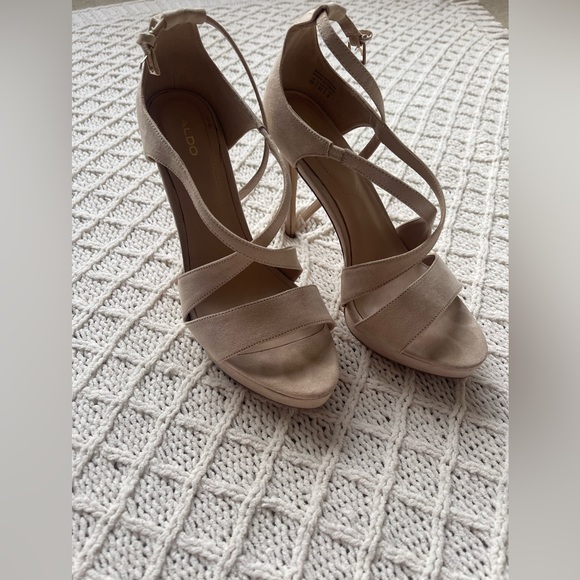 Aldo nude suede heels - Picture 2 of 6